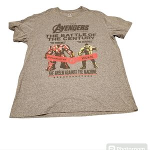Men's Used XL  "The Battle of the Century" Marvel Hulkbuster vs Hulk t-shirt
